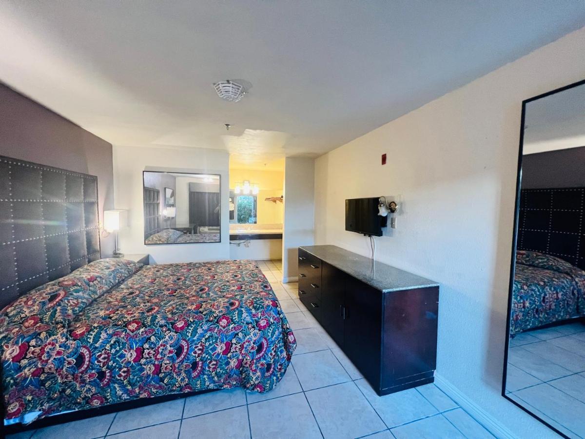 Casa Blanca Express & Suites Cypress Buena Park - Anaheim Area Dış mekan fotoğraf
