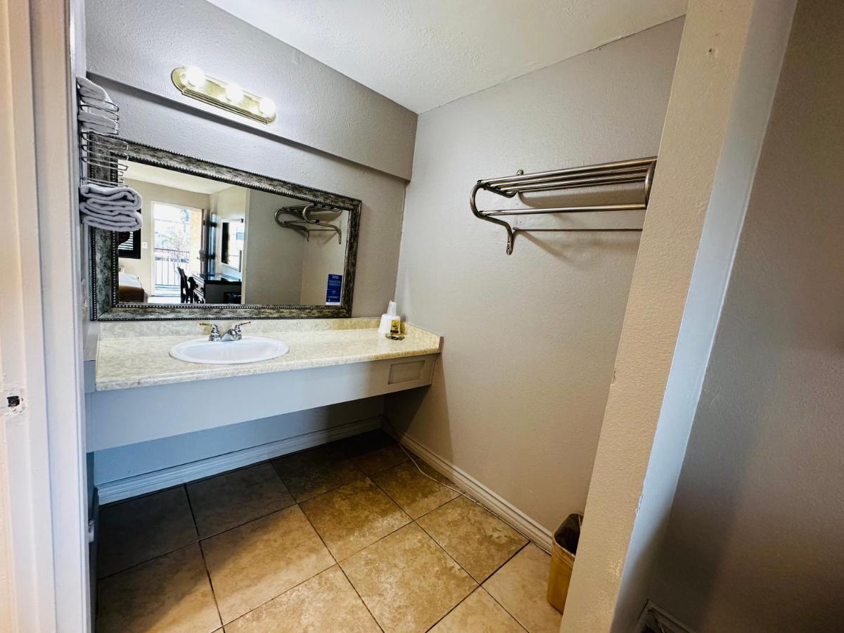 Casa Blanca Express & Suites Cypress Buena Park - Anaheim Area Dış mekan fotoğraf