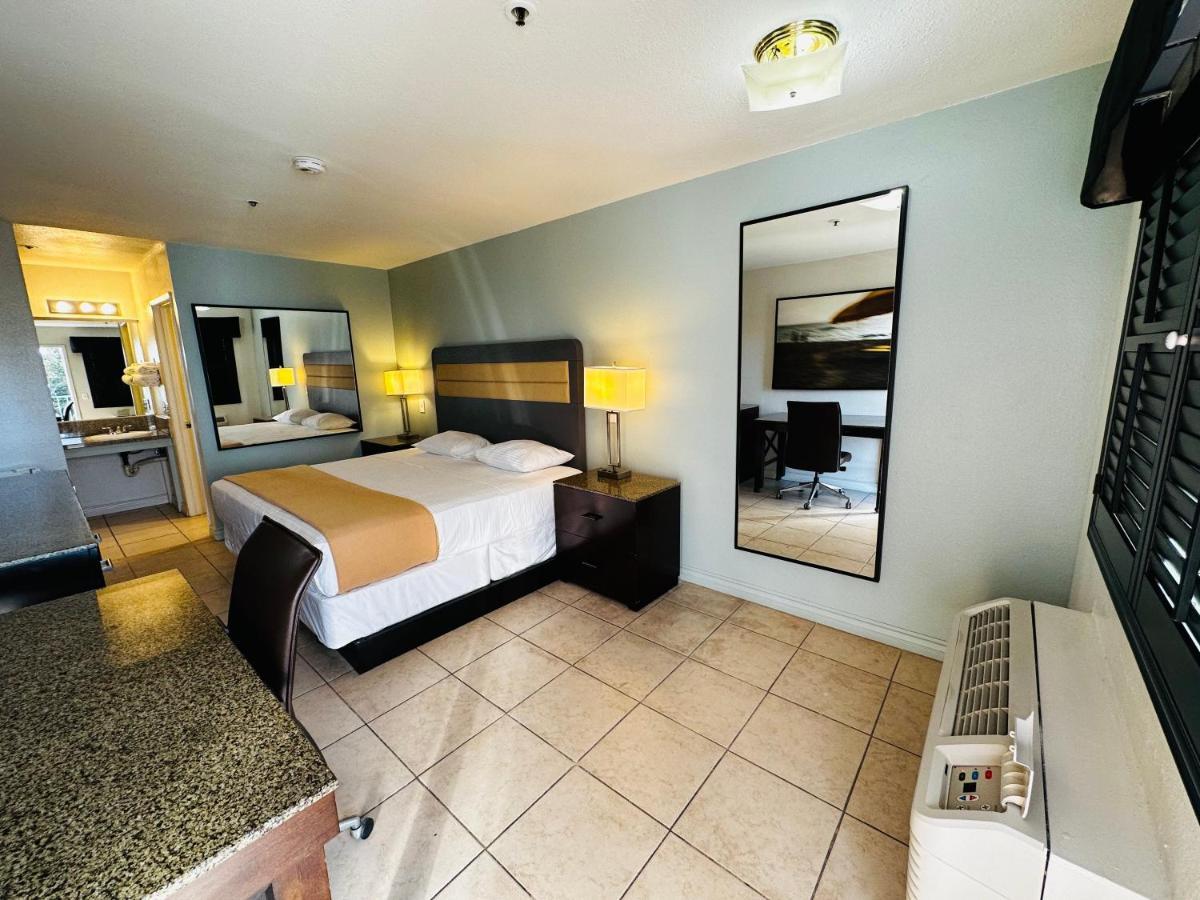 Casa Blanca Express & Suites Cypress Buena Park - Anaheim Area Dış mekan fotoğraf